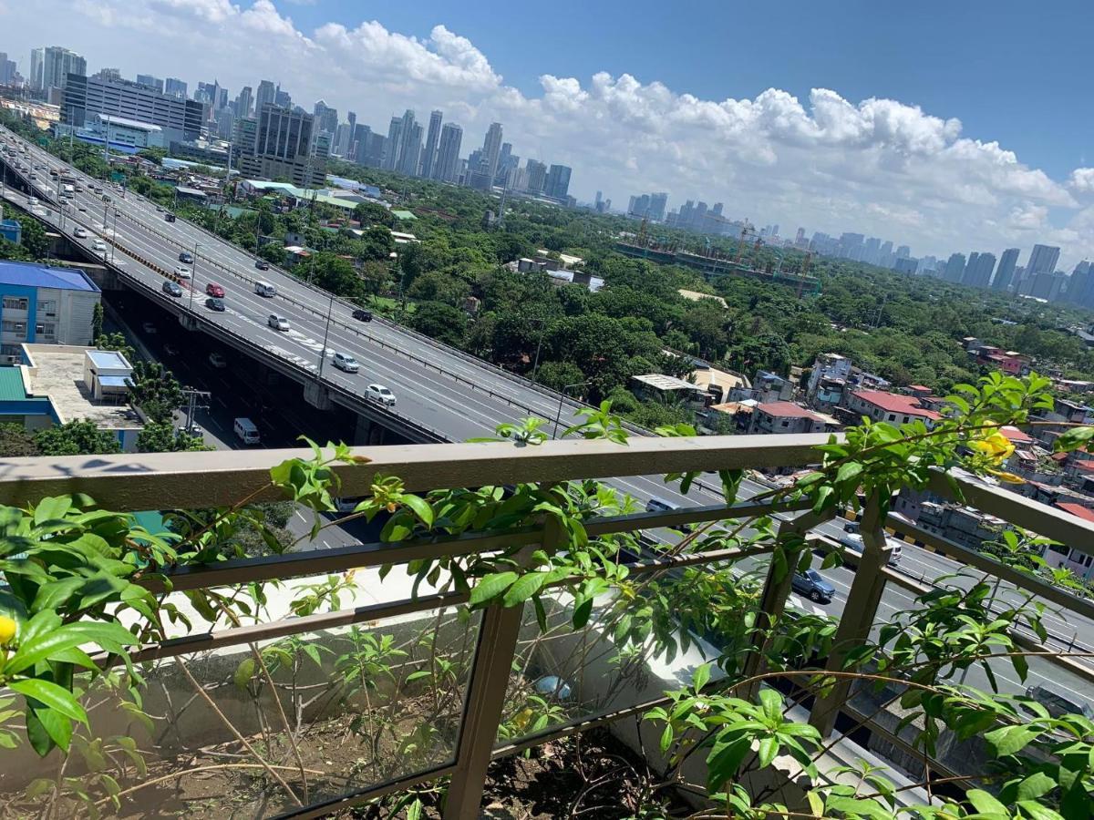 Ramiro Haven Staycation Manila Exterior photo